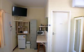 Glossop Motel